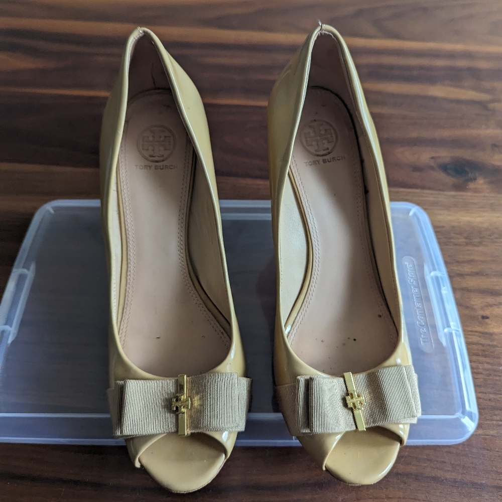 Tory Burch Patent Leather Bow Peep toe Wedge Shoes